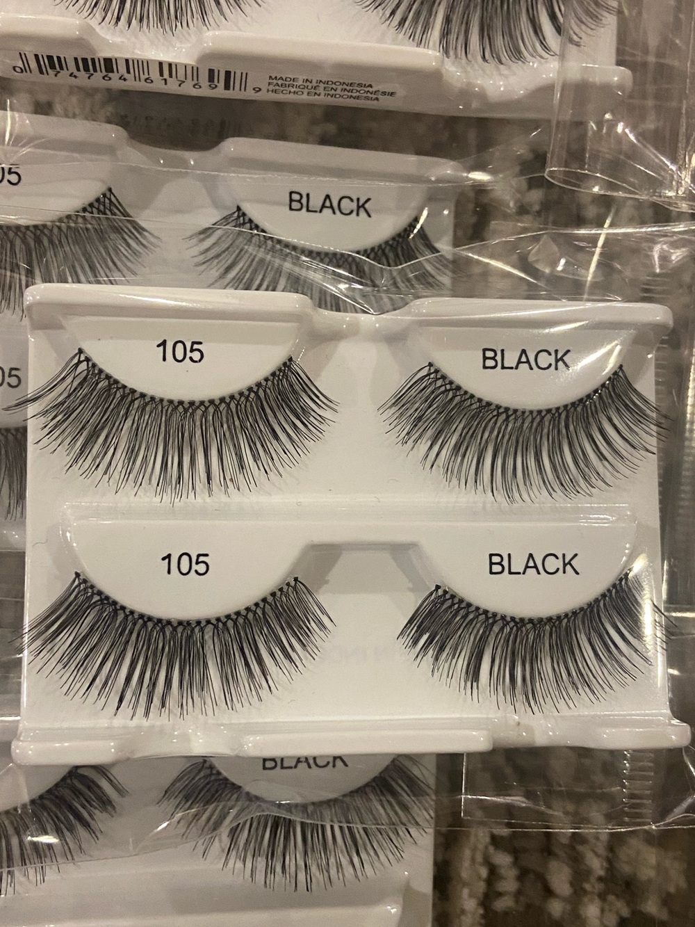 New Ardell Natural Lashes 105 - lot of 20 pairs